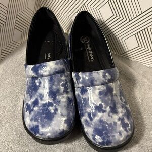 Easy Street Blue and White Mules